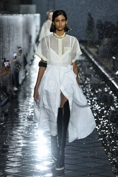 Look 17